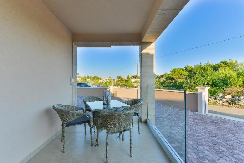 Apartmani Velic Vir Exterior photo