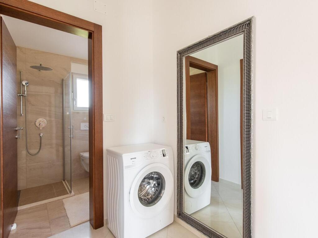 Apartmani Velic Vir Exterior photo