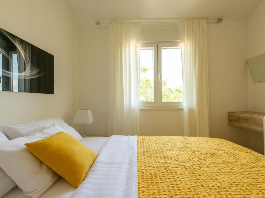 Apartmani Velic Vir Exterior photo