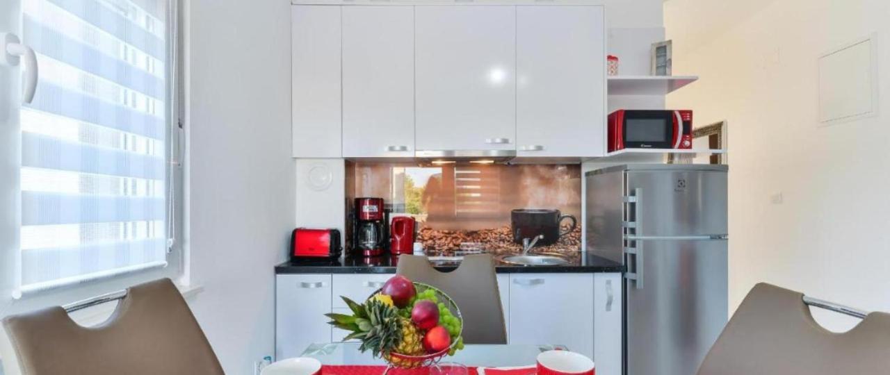 Apartmani Velic Vir Exterior photo